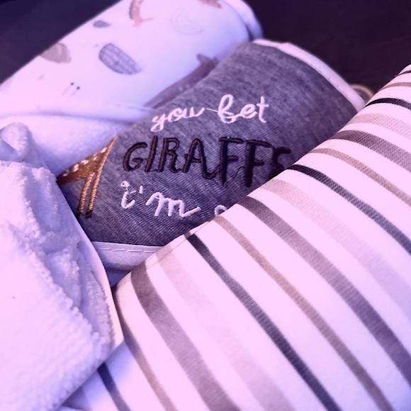 Kyle & Deena Baby Hooded Towel Set and Washcloths - Picture 2 of 2